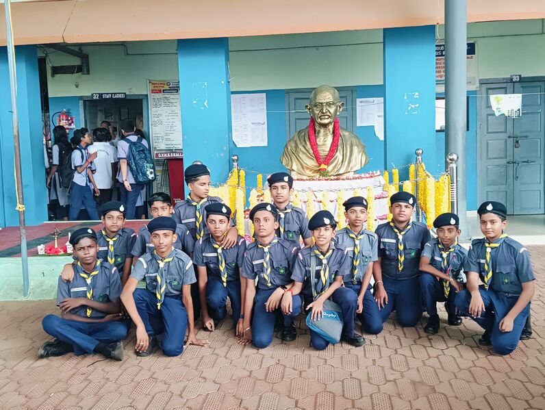 പ്രമാണം:42071 gandhijayanthi2.jpg