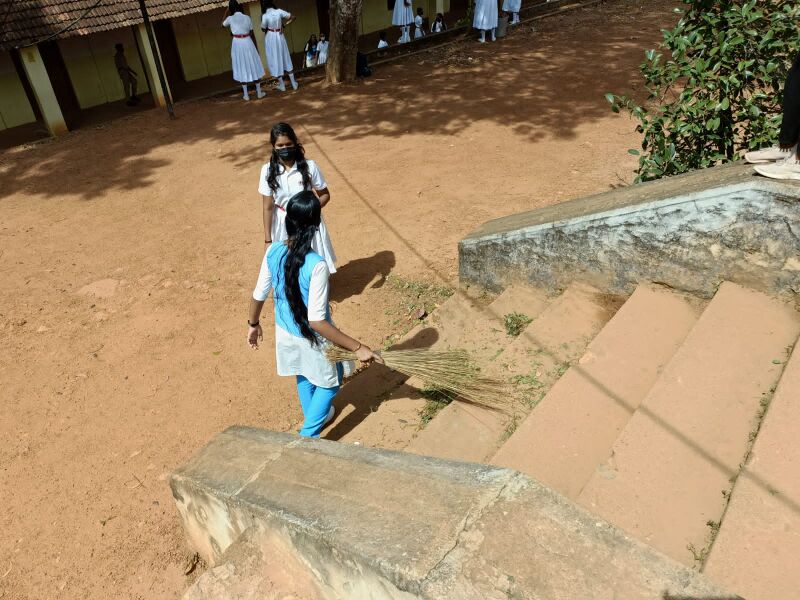 പ്രമാണം:44019gj 1.jpg