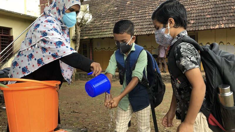 പ്രമാണം:BS21 KLM 39053 5.jpg