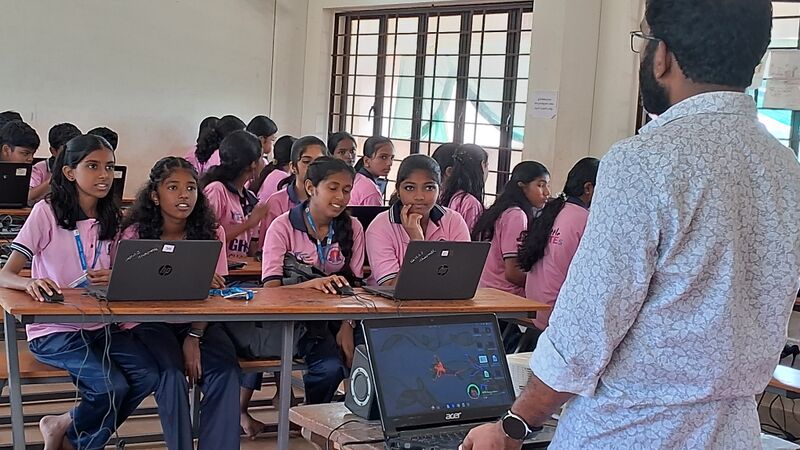 പ്രമാണം:12044 one day camp 2.jpg