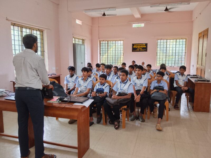 പ്രമാണം:14051-summer camp.jpeg