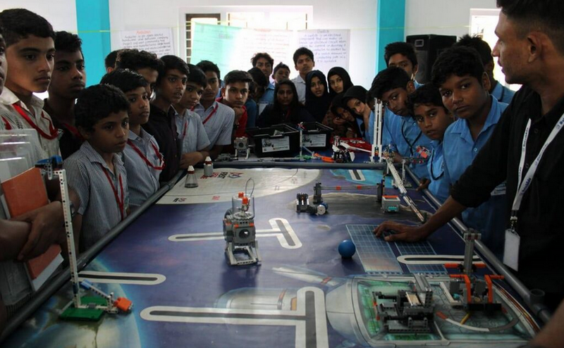 പ്രമാണം:18085 ROBOTICS.png