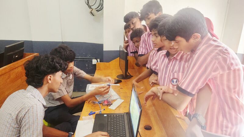 പ്രമാണം:18098 Robotics expo 1.jpg