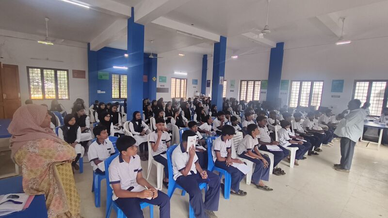 പ്രമാണം:19058 Alif1 2025.jpg