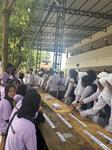 പ്രമാണം:19867 robotic fest.jpg