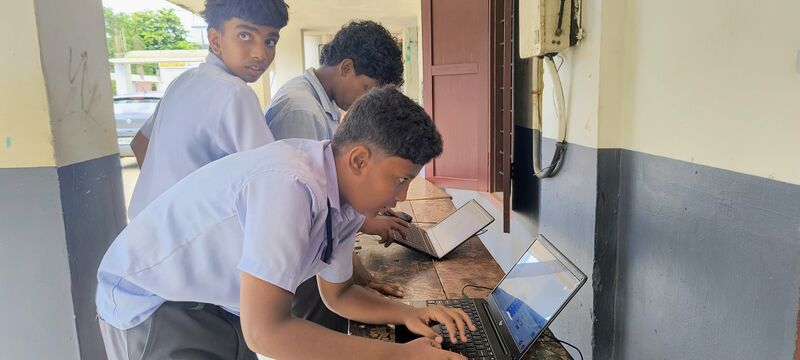 പ്രമാണം:23062 GVHSSPUTHENCHIRA FREEDOM FEST.jpg