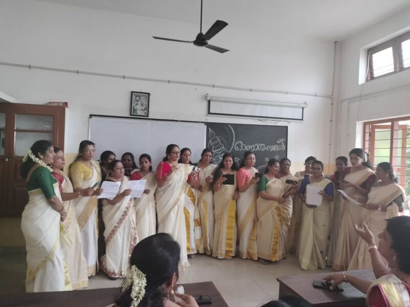 പ്രമാണം:26084 onam song 2025-26.jpg