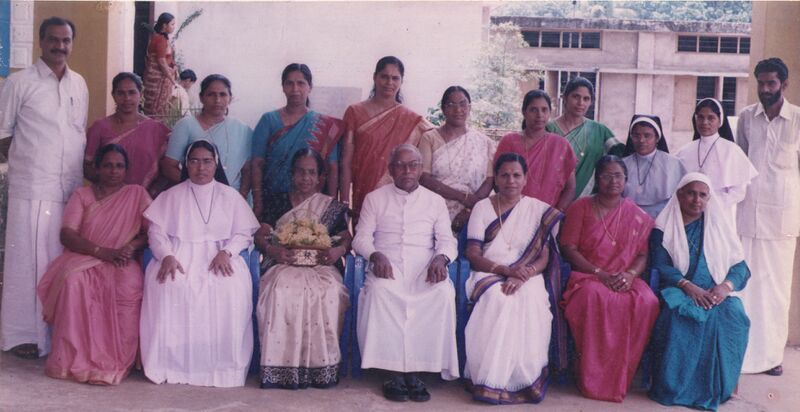 പ്രമാണം:29359 album srdancy11.jpg