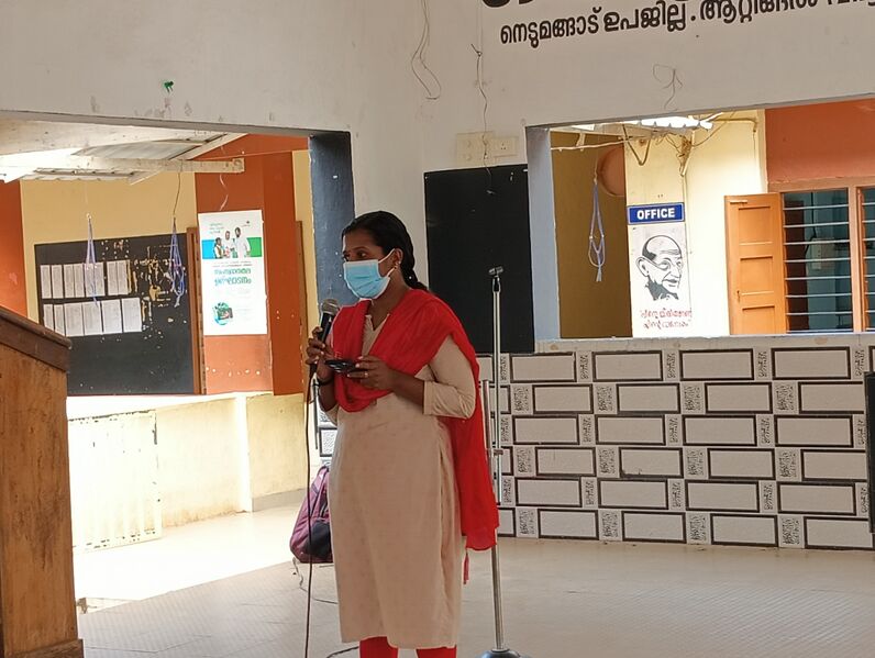 പ്രമാണം:42548 Class on hygiene.jpg