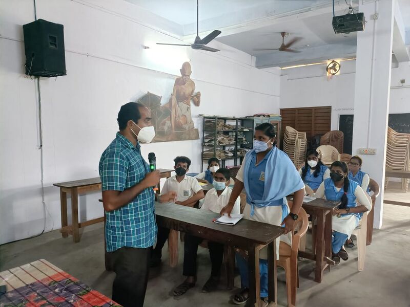 പ്രമാണം:44018 jrc8.jpg