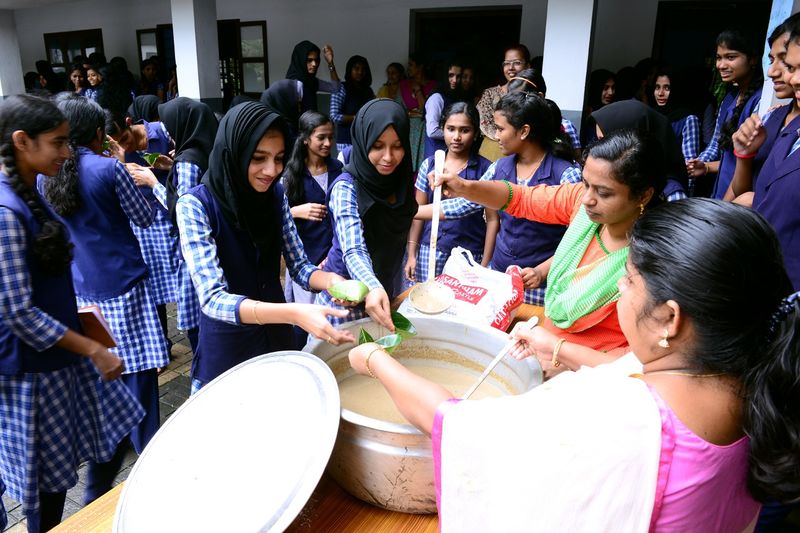 പ്രമാണം:Karkkidaka 1.jpg