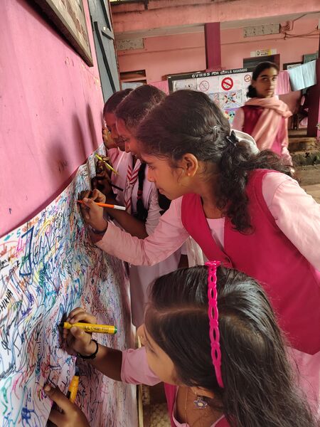 പ്രമാണം:11006 sign.jpg