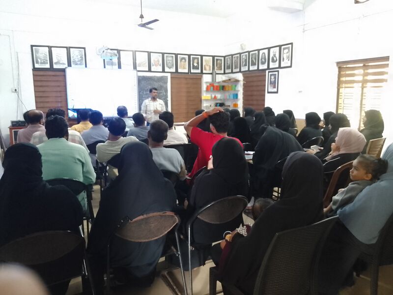 പ്രമാണം:11047 parents meeting.jpg