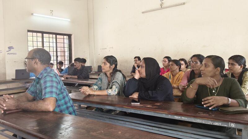 പ്രമാണം:12033 AItraining1.jpeg