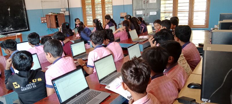പ്രമാണം:15253 IT class.jpg