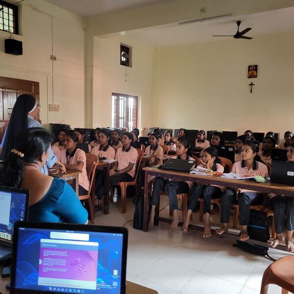 പ്രമാണം:23008 Little kites camp1.jpg