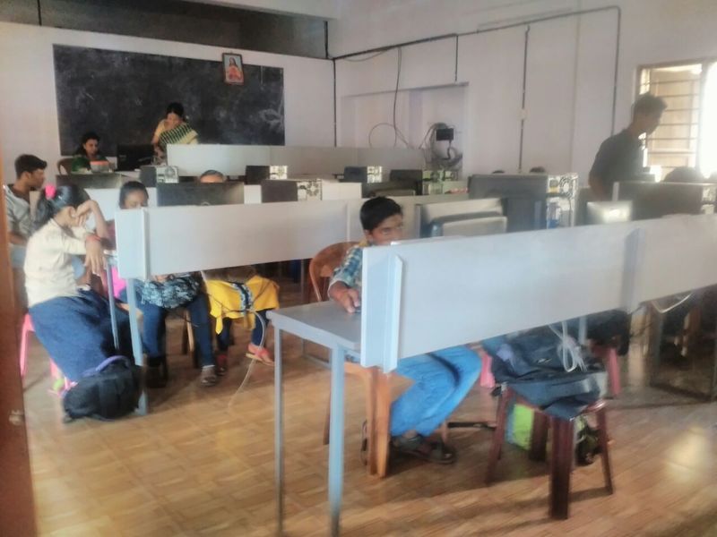 പ്രമാണം:33056camp.jpg