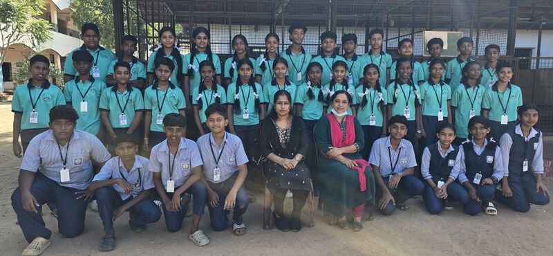 പ്രമാണം:36011 littlekites.jpg.jpeg