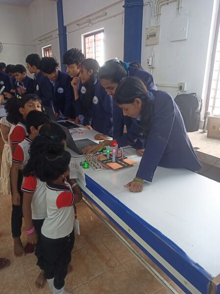 പ്രമാണം:36026 2025robotic3.jpg