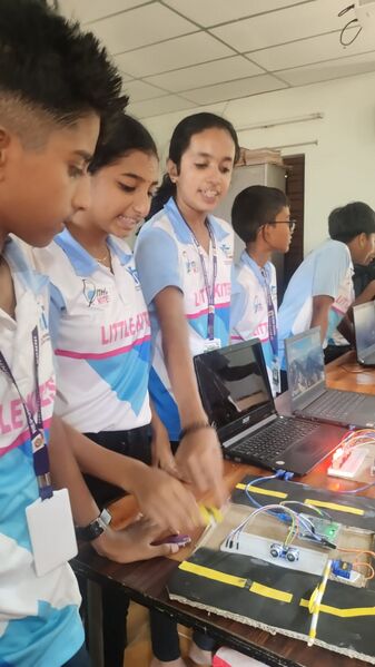 പ്രമാണം:38032 pta robofest.jpg