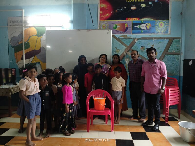 പ്രമാണം:42225-Lotion Making.jpg