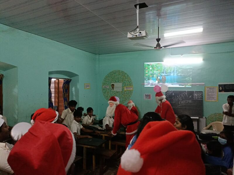 പ്രമാണം:44018 christmas 1.jpg