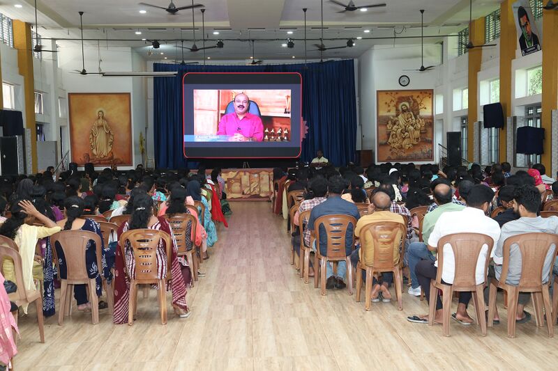 പ്രമാണം:LKM dist WS ALP2.jpg