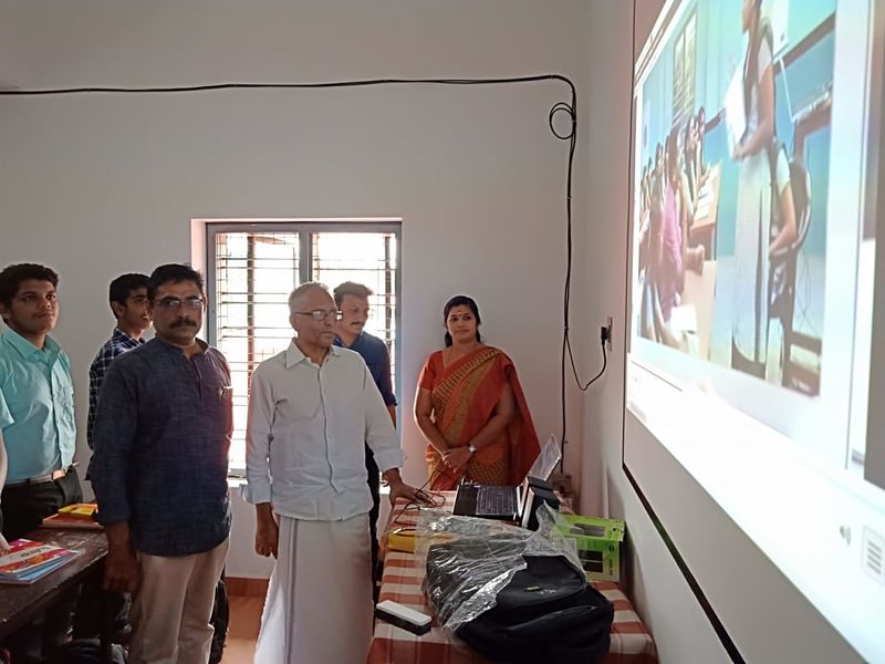 പ്രമാണം:SMART CLASS INAUGUARATION.jpg