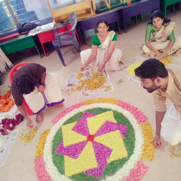 പ്രമാണം:11453 onam1.jpeg