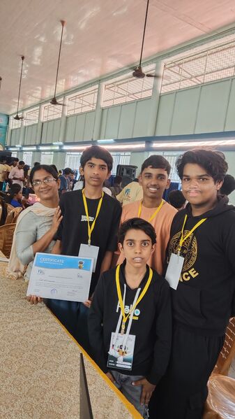 പ്രമാണം:34006 roboticfest 3.jpg