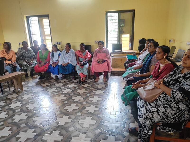 പ്രമാണം:35011-PARENTS MEETING25.jpg