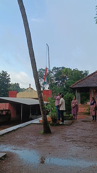 പ്രമാണം:38102- independence day p1.jpg