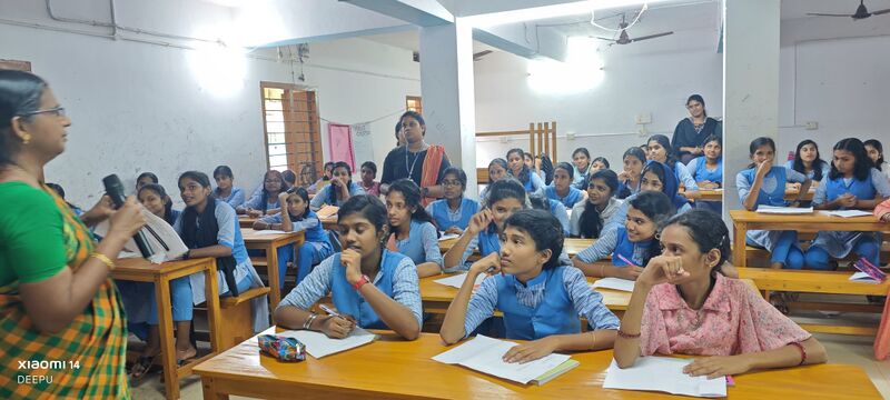 പ്രമാണം:42027 reading day.jpg