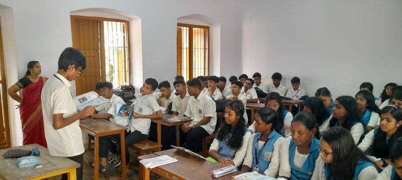 പ്രമാണം:44018 td 1.jpg