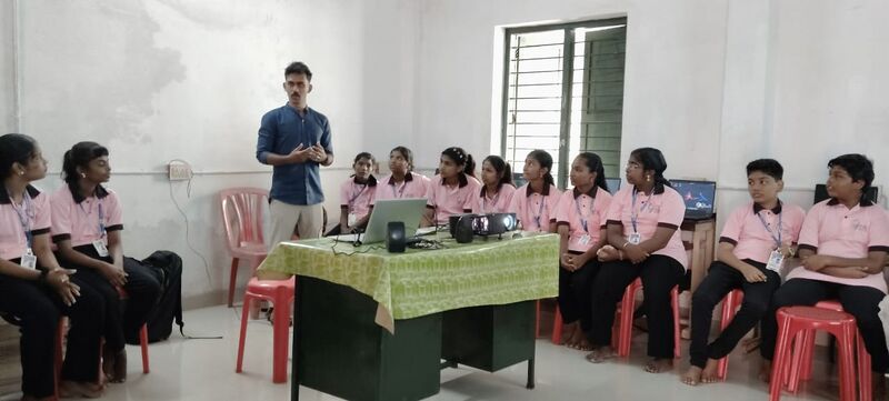 പ്രമാണം:44042 03.jpg