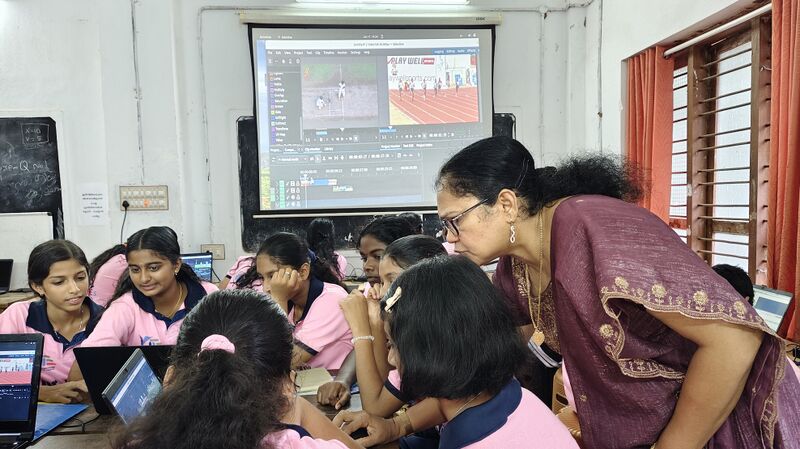 പ്രമാണം:12058 LK onedaycamp3.jpg