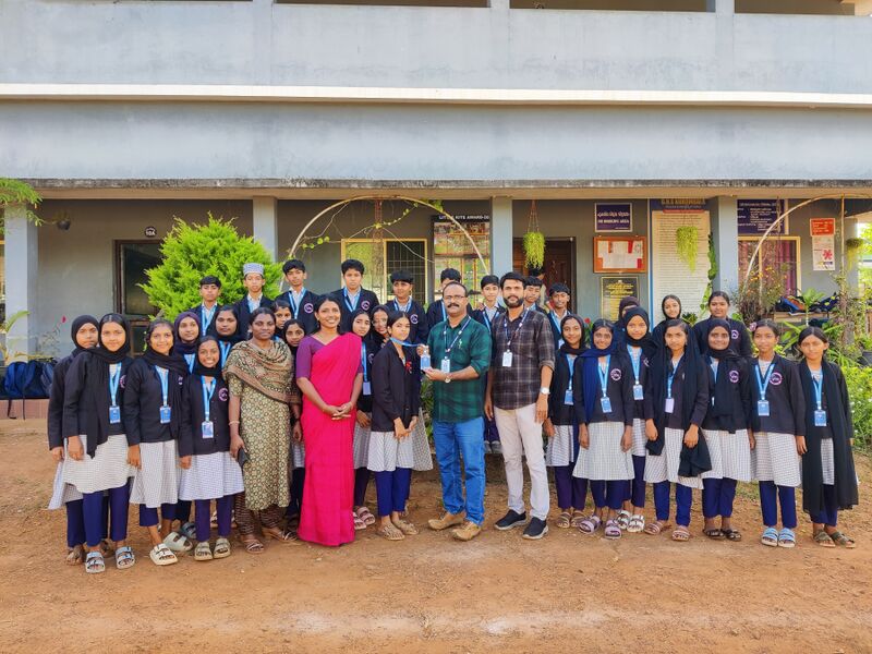 പ്രമാണം:15088 lk id-card 2025-28batch.jpg