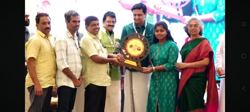 പ്രമാണം:18073AWARD 2025-09-29 at 08.38.27 b4bbd23b.jpg