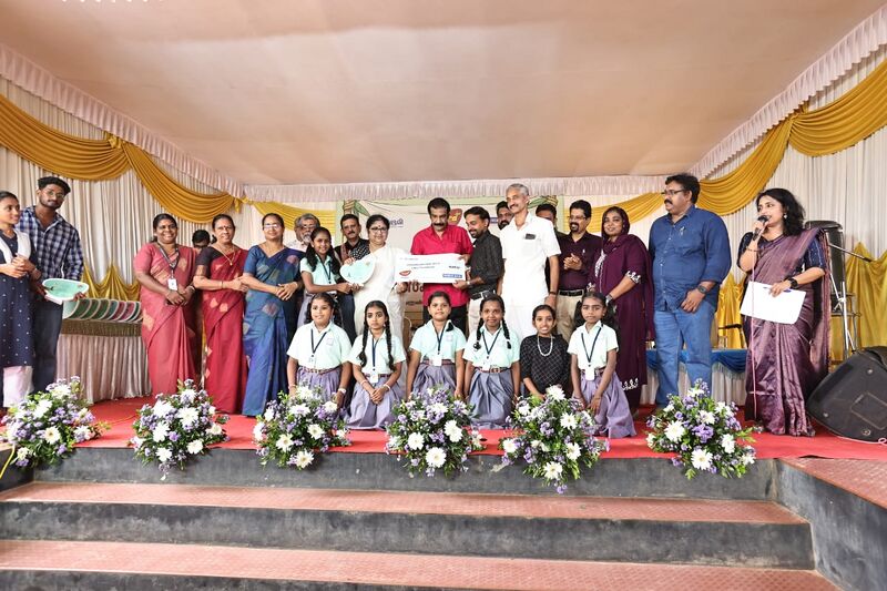 പ്രമാണം:22212cnn seed.jpg