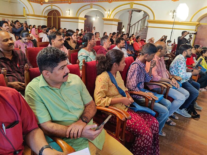 പ്രമാണം:34044-GHSM- AKSHAROTHSAVAM -2025-5.jpg