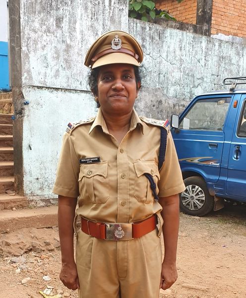 പ്രമാണം:37001 spcofficer1.jpeg