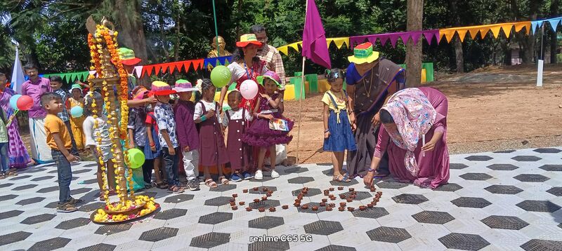 പ്രമാണം:4267-tvm-2025 praesanolsaam.jpeg