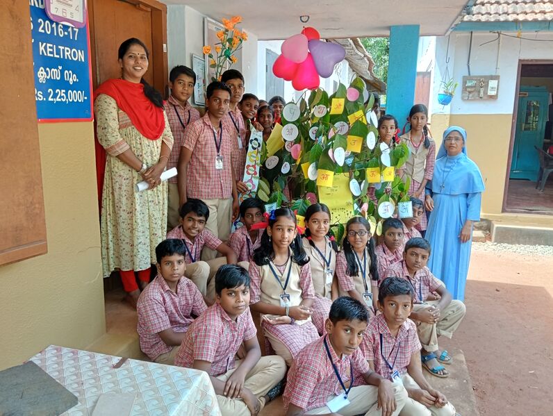 പ്രമാണം:44253 surali hindi aksharavriksham.jpg