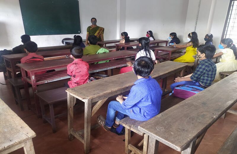 പ്രമാണം:BS21 KTM 31043 3.jpg