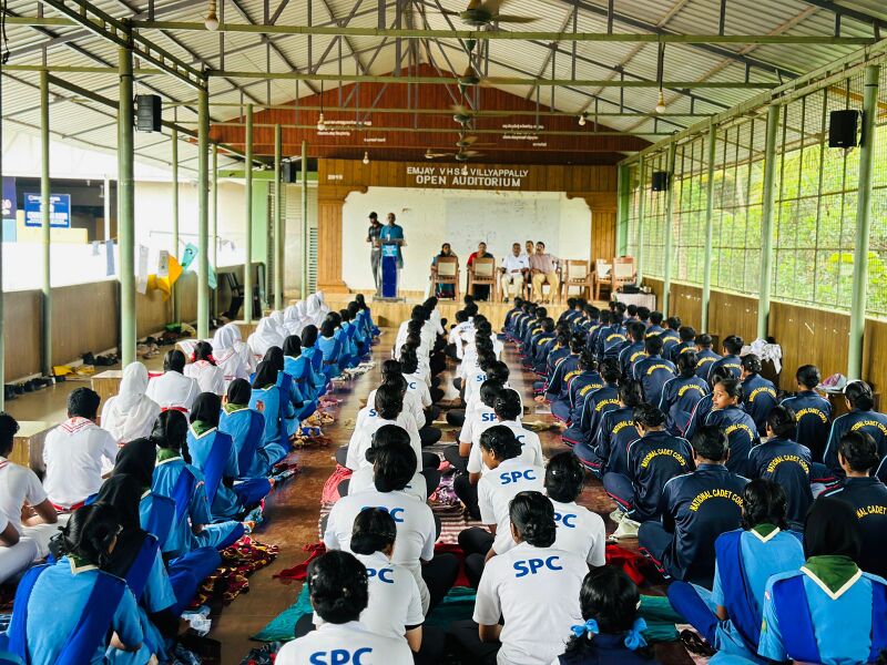 പ്രമാണം:16008 yogha-2.jpeg