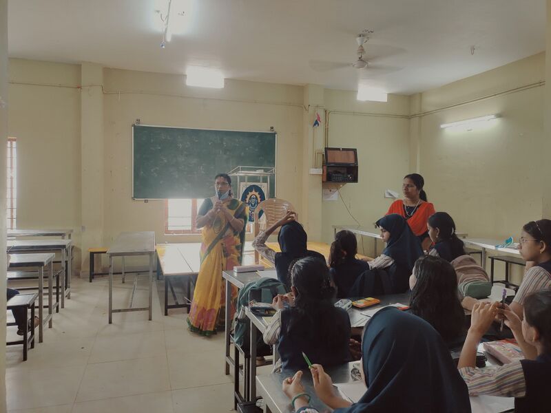 പ്രമാണം:18021 2025-26 varayumvarnavum.jpg