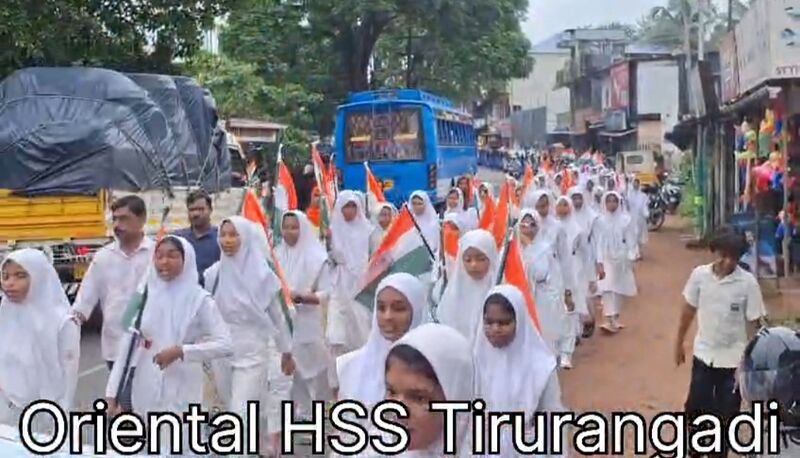 പ്രമാണം:19009-independence day march.jpg