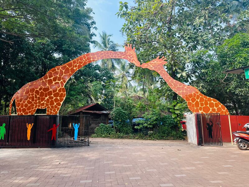 പ്രമാണം:19843-MLP-AMLPS PADINJAREKKARA-SCHOOL ENTRANCE.jpg