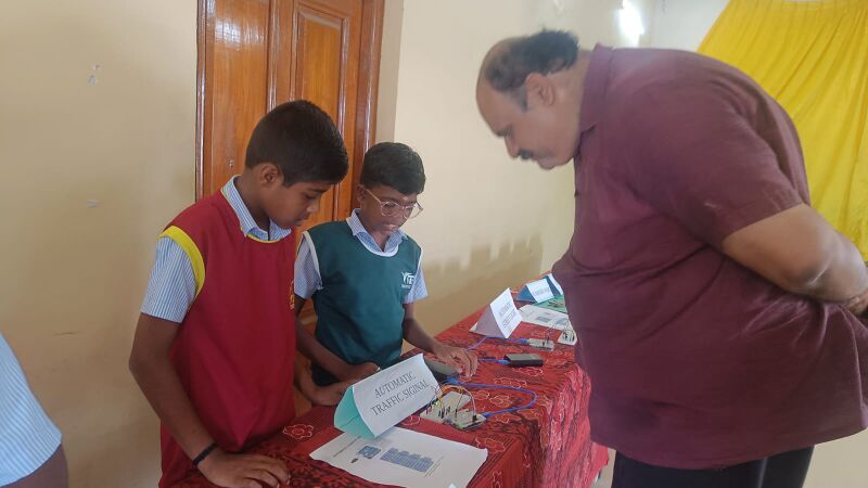 പ്രമാണം:21060-lk freedom 150.jpg