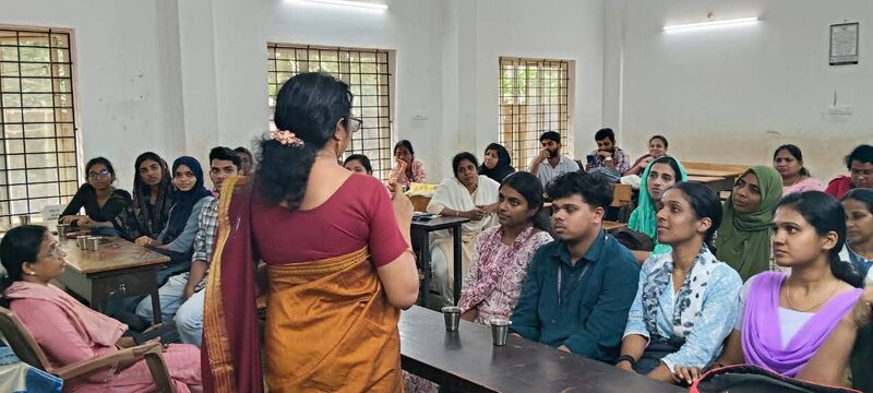 പ്രമാണം:23021 B.ed Students.jpg